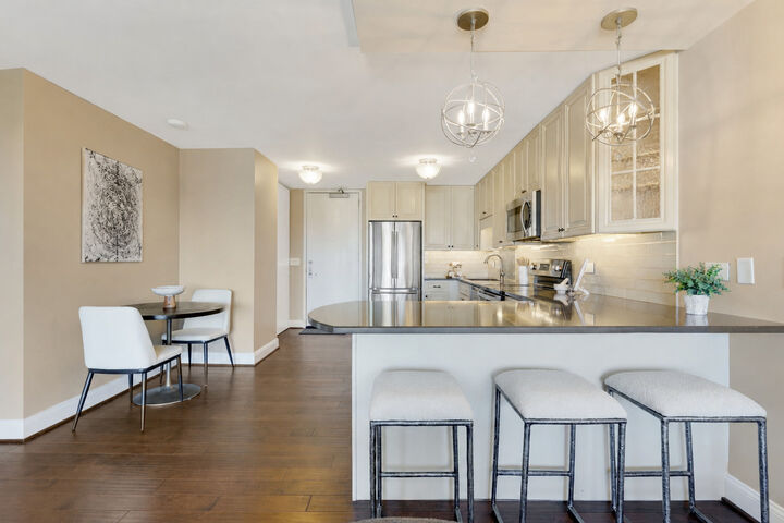 Property Photo: 2020 N Lincoln Park West 18C IL 60614