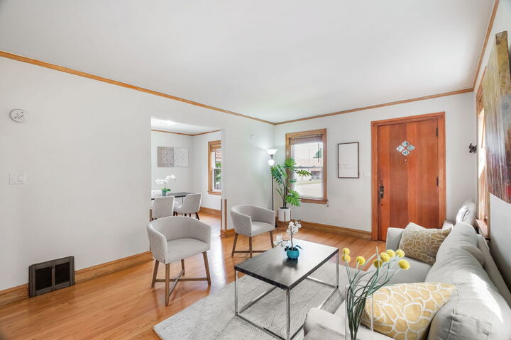 Property Photo:  5424 N Mobile Avenue  IL 60630 