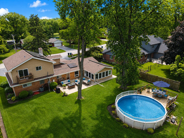 Property Photo: 606 Country Club Drive IL 60143