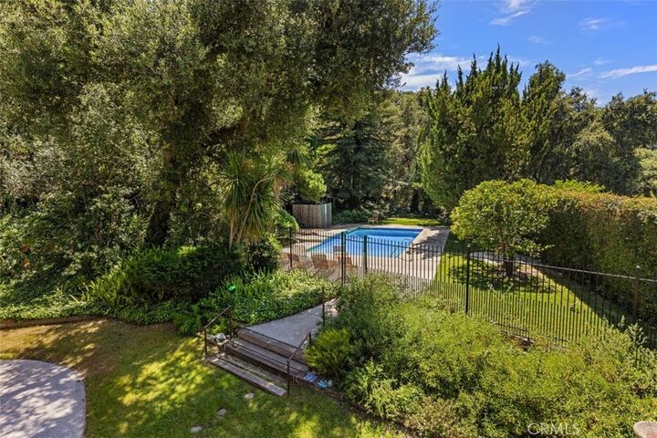 Property Photo:  3369 Alginet Drive  CA 91436 
