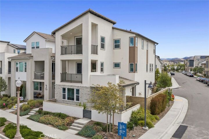 Property Photo:  427 Flycatcher  CA 92618 