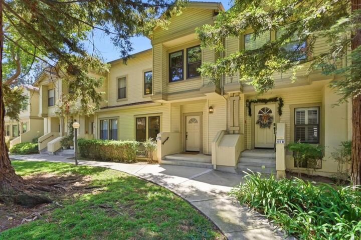 Property Photo:  969 La Mesa Terrace G  CA 94086 