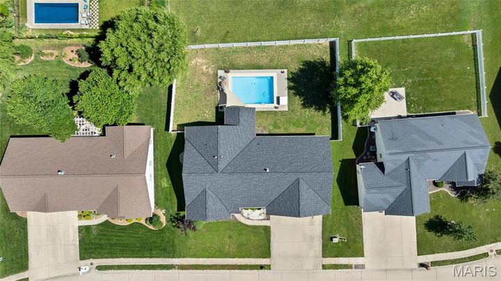 Property Photo:  1041 W Fallen Lake Drive  IL 62298 