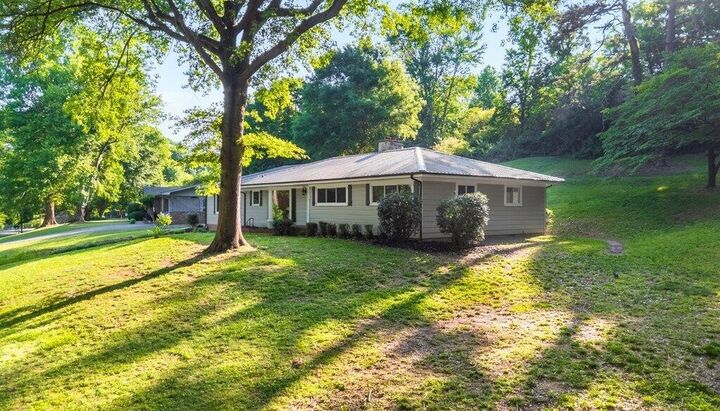 Property Photo:  2502 Elm Lane NE  TN 37312 