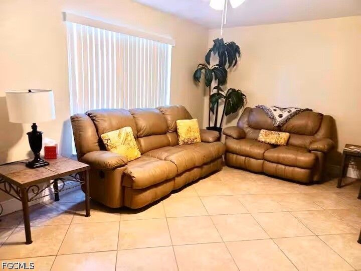 Property Photo:  712 SE 47th Street Left Side  FL 33904 