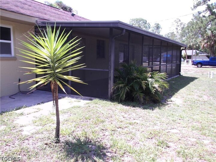 Property Photo:  426 Hamilton Avenue  FL 33972 