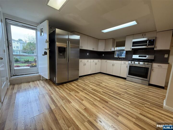Property Photo:  2 Millo Place 1  NJ 07643 