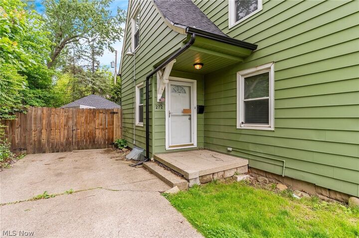 Property Photo:  272 Outlook Avenue  OH 44504 