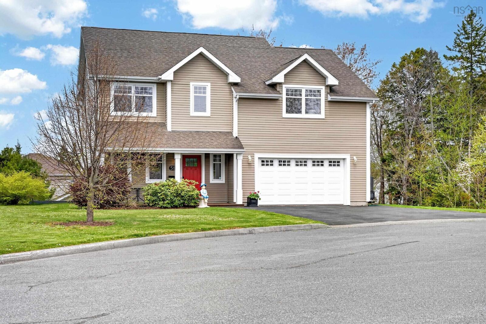 Property Photo:  51 Avondale Court  NS B1S 0E1 