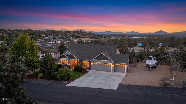 Property Photo: 9265 12th Lane OR 97760
