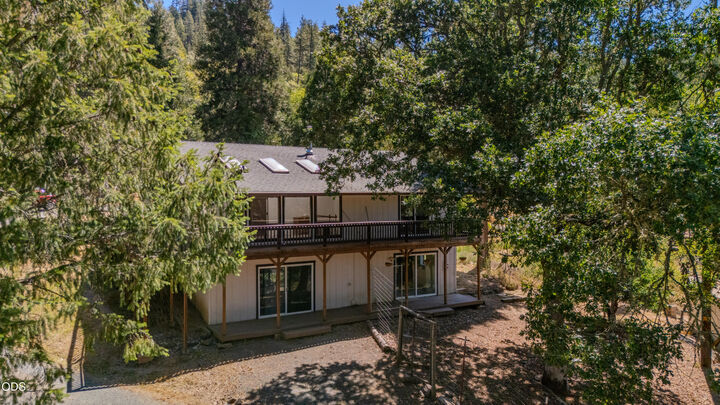 Property Photo: 6900 Pleasant Creek Road OR 97537