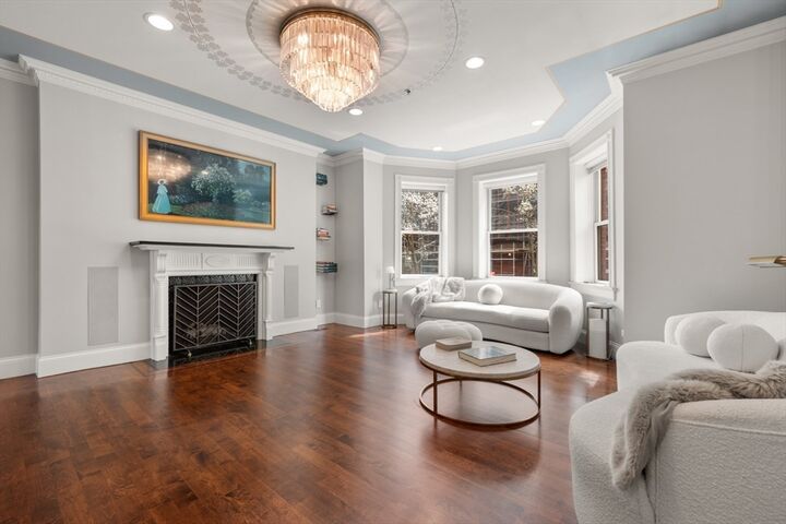 Property Photo:  61 Saint Botolph St 61  MA 02116 