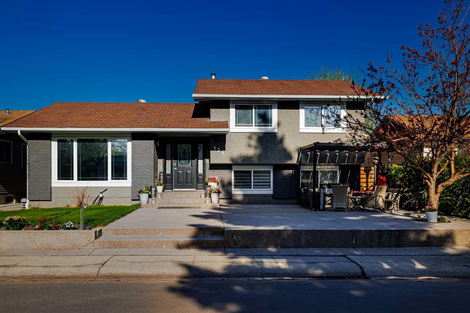 Photo de la propriété: 124 Whiteside Crescent NE AB T1Y 2A7