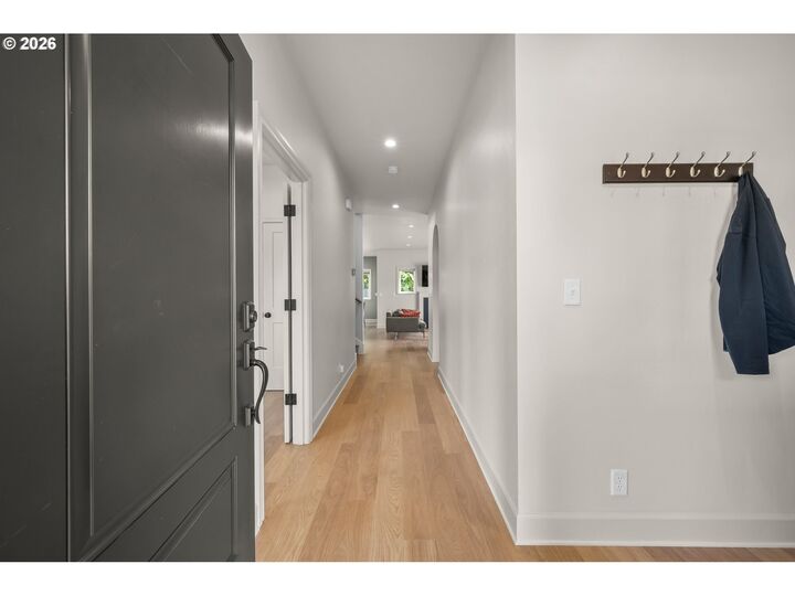 Property Photo:  642 W 15th Ave  OR 97402 