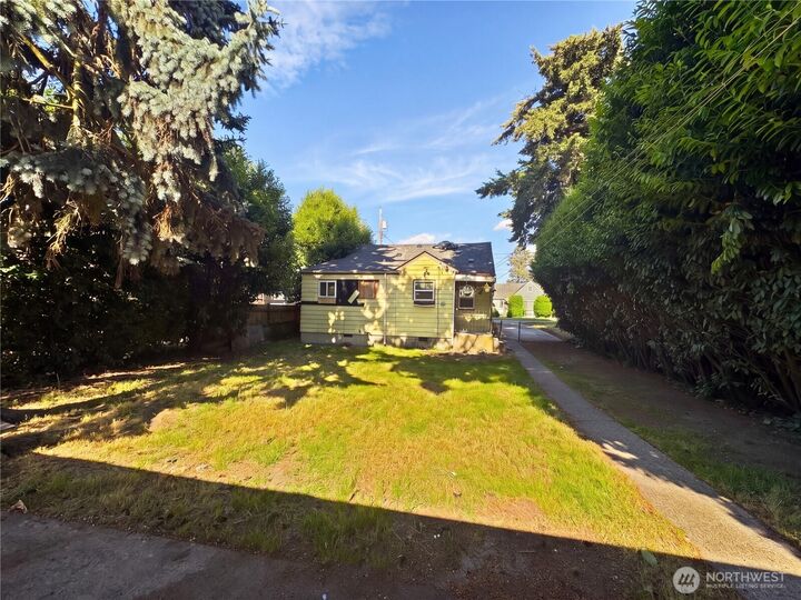 Property Photo:  4840  J Street S  WA 98408 