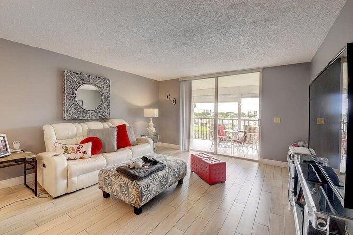 Property Photo:  14723 Cumberland Drive 4060  FL 33446 