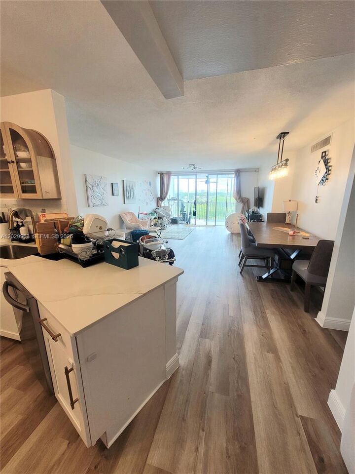 Property Photo: 1780 NE 191st St 611-2 FL 33179