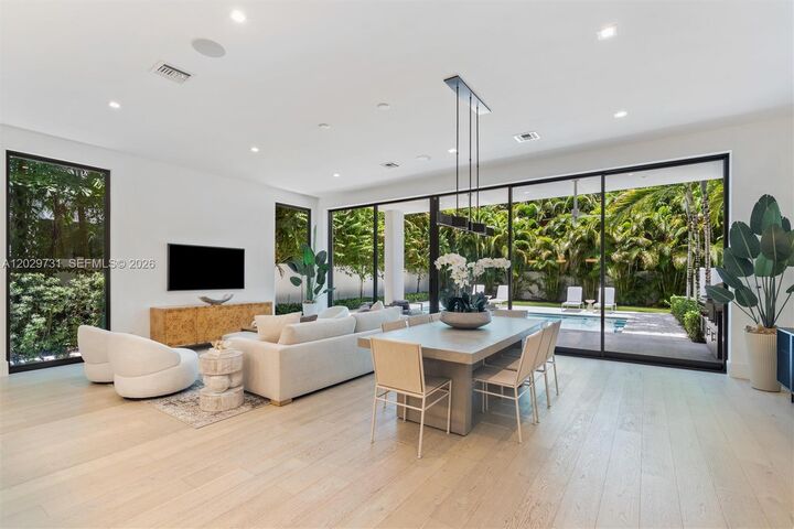 Property Photo:  907 Witherspoon Ln  FL 33483 