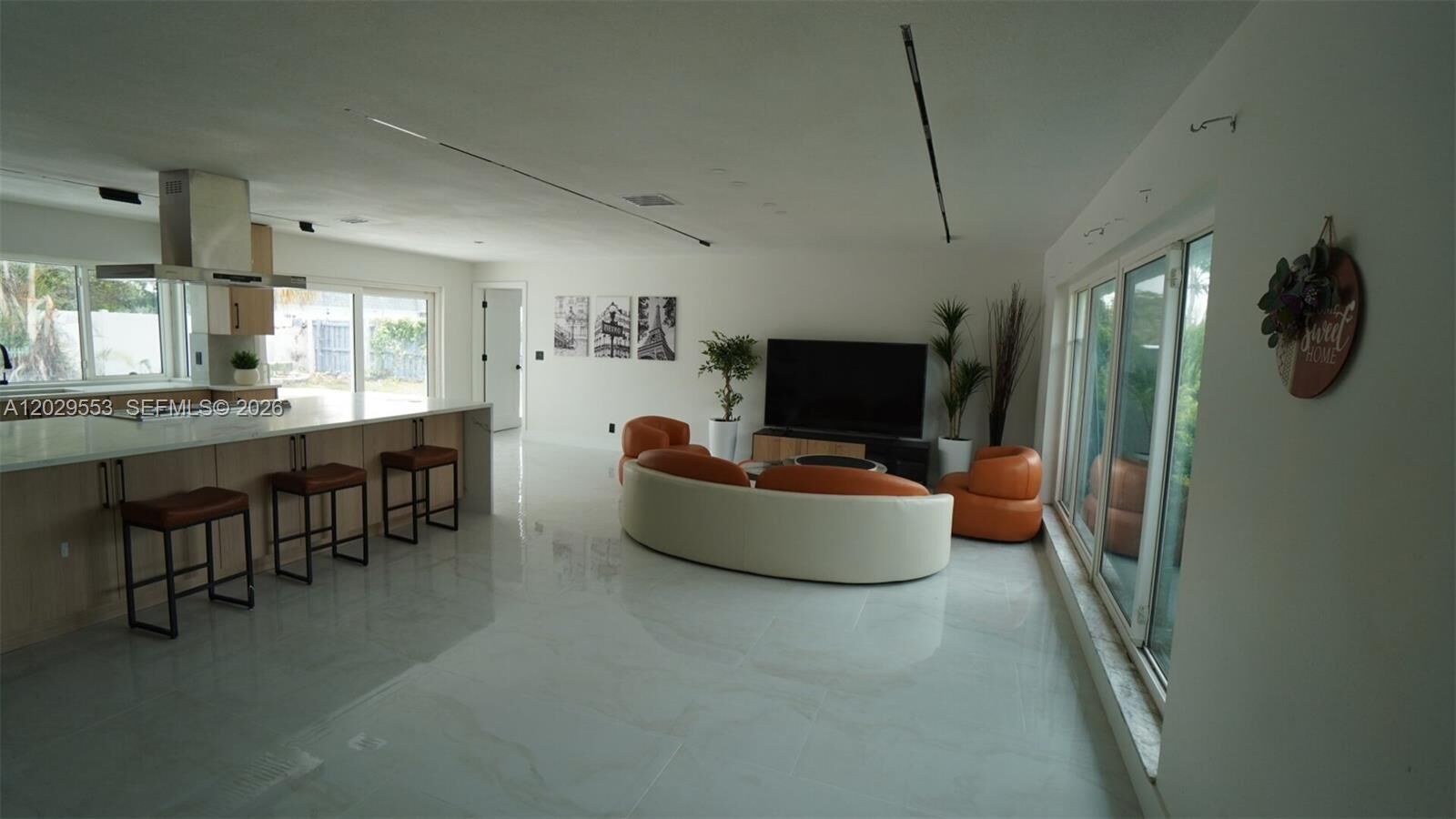 Property Photo: 8105 NW 74th Ter FL 33321