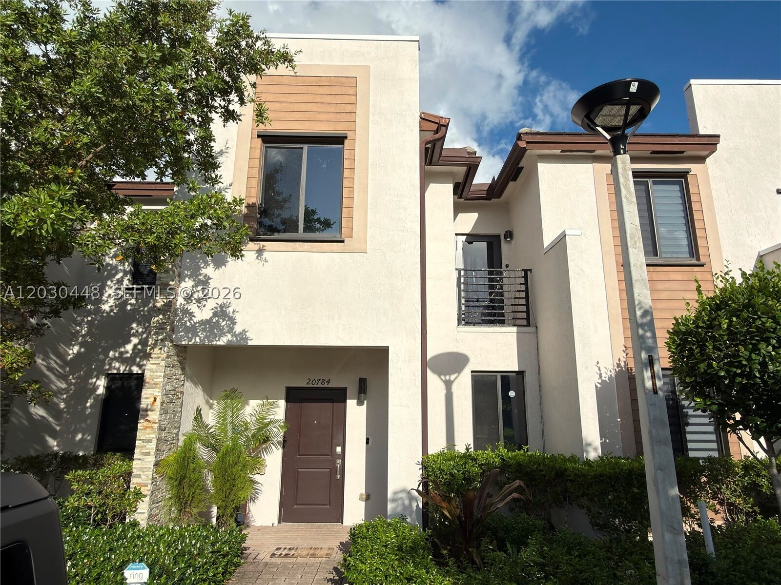 Property Photo: 20784 NE 5th Ct 20784 FL 33179