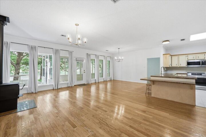 Property Photo:  209 Hazel  TX 77663 