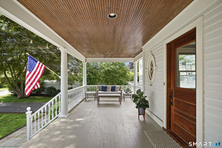 Property Photo:  2 Wahneta Road  CT 06870 
