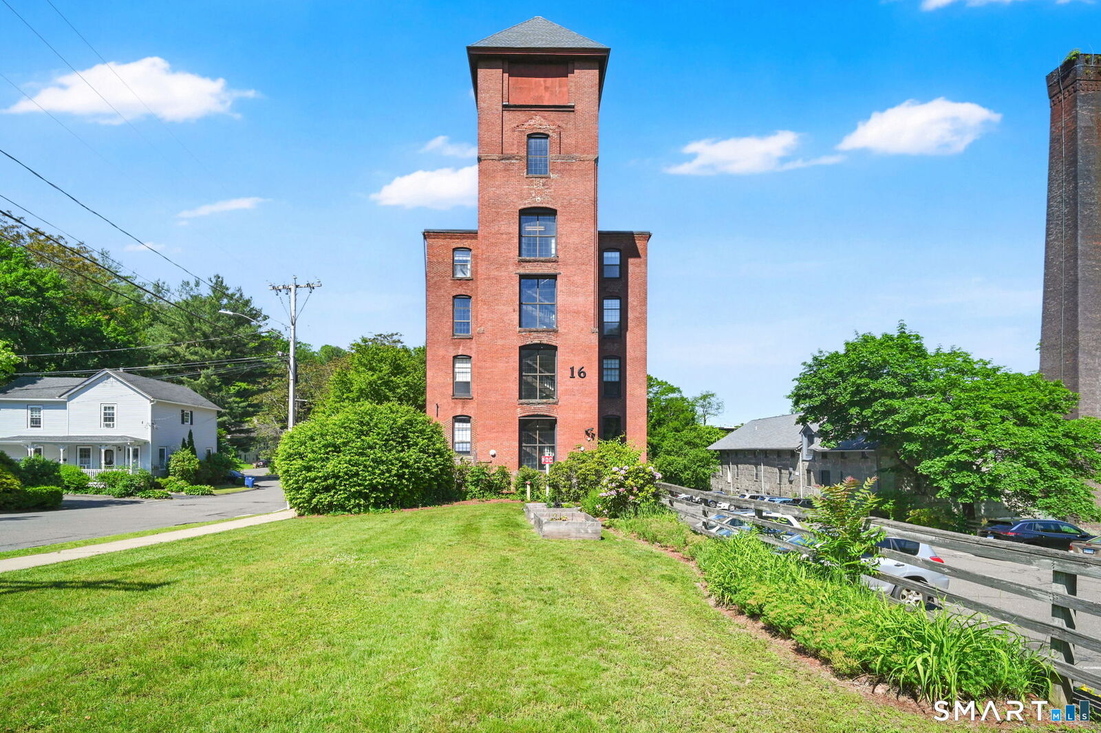Property Photo: 16 Vernon Avenue 50 CT 06066