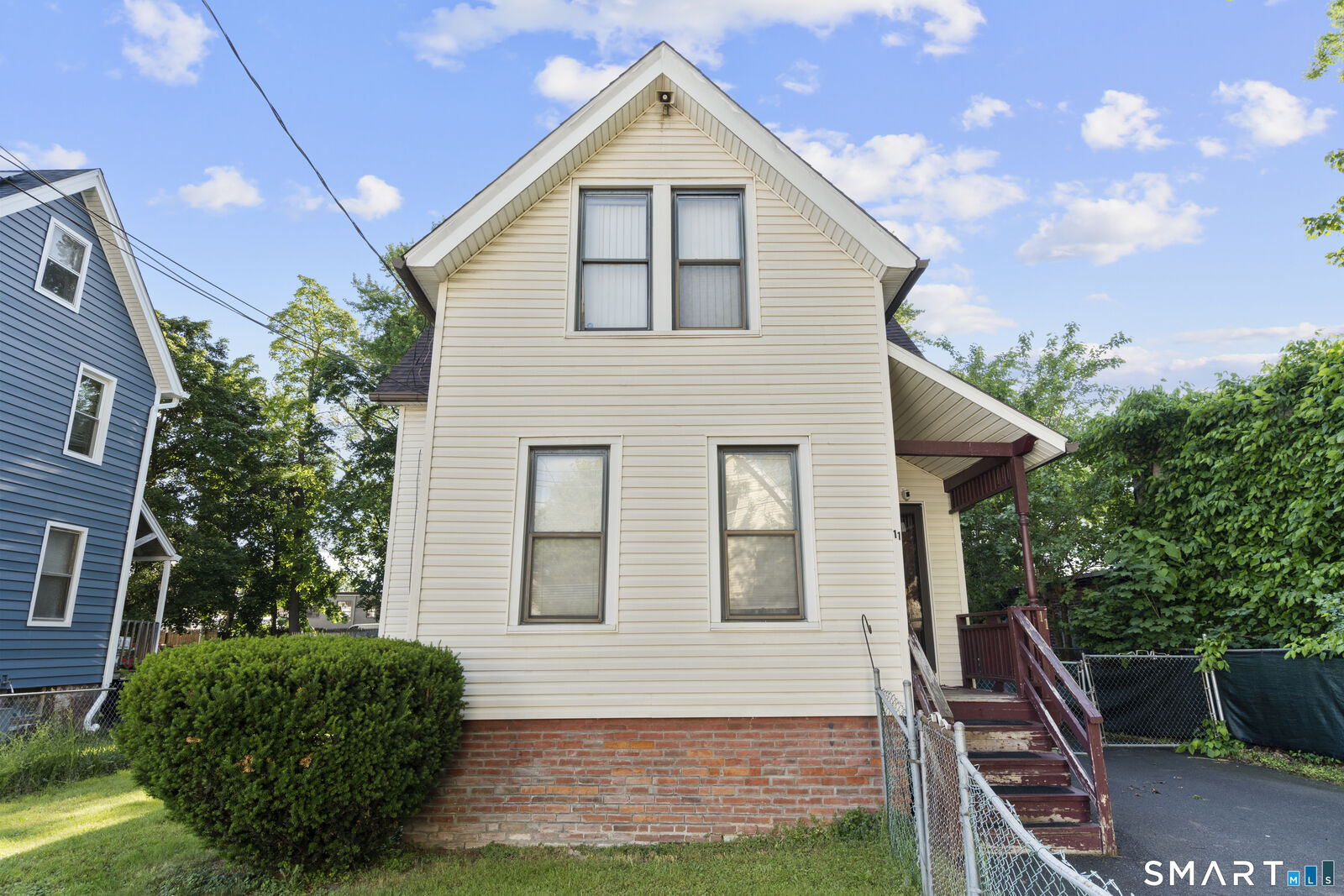 Property Photo:  11 Elliott Place  CT 06114 