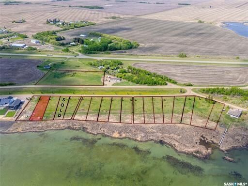 Property Photo:  700 Lakeshore Drive  SK S0M 1X0 