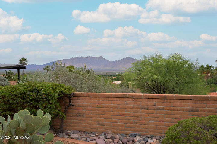 Property Photo:  1013 W Desert Hills Drive  AZ 85622 