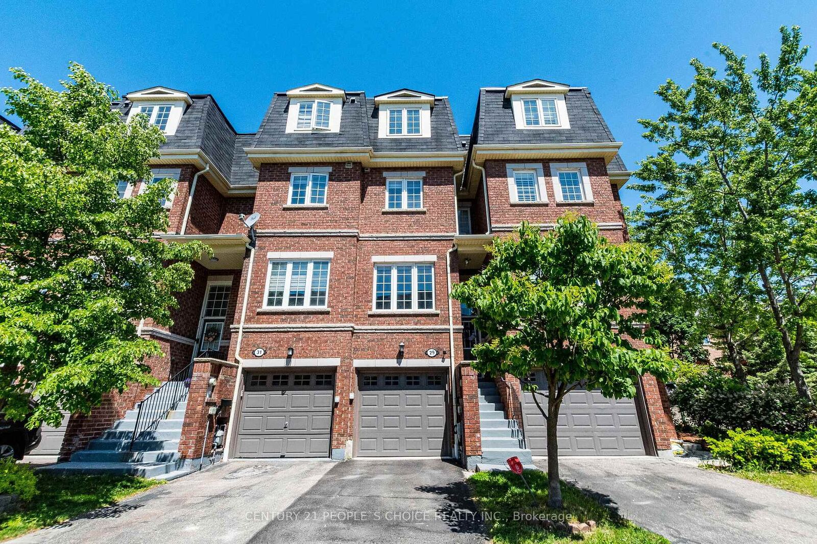 Property Photo:  435 Hensall Circle 29  ON L5A 4P1 