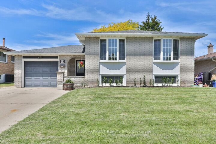 Property Photo:  11 Lynwood Drive  ON L8E 3E7 