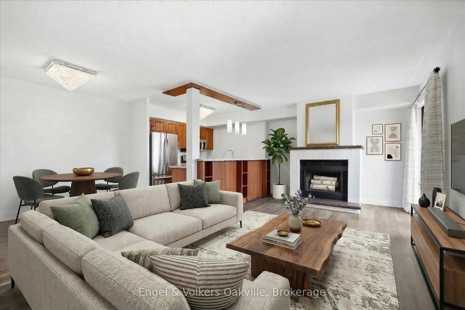 Property Photo:  1000 Cedarglen Gate 625  ON L5C 3Z5 