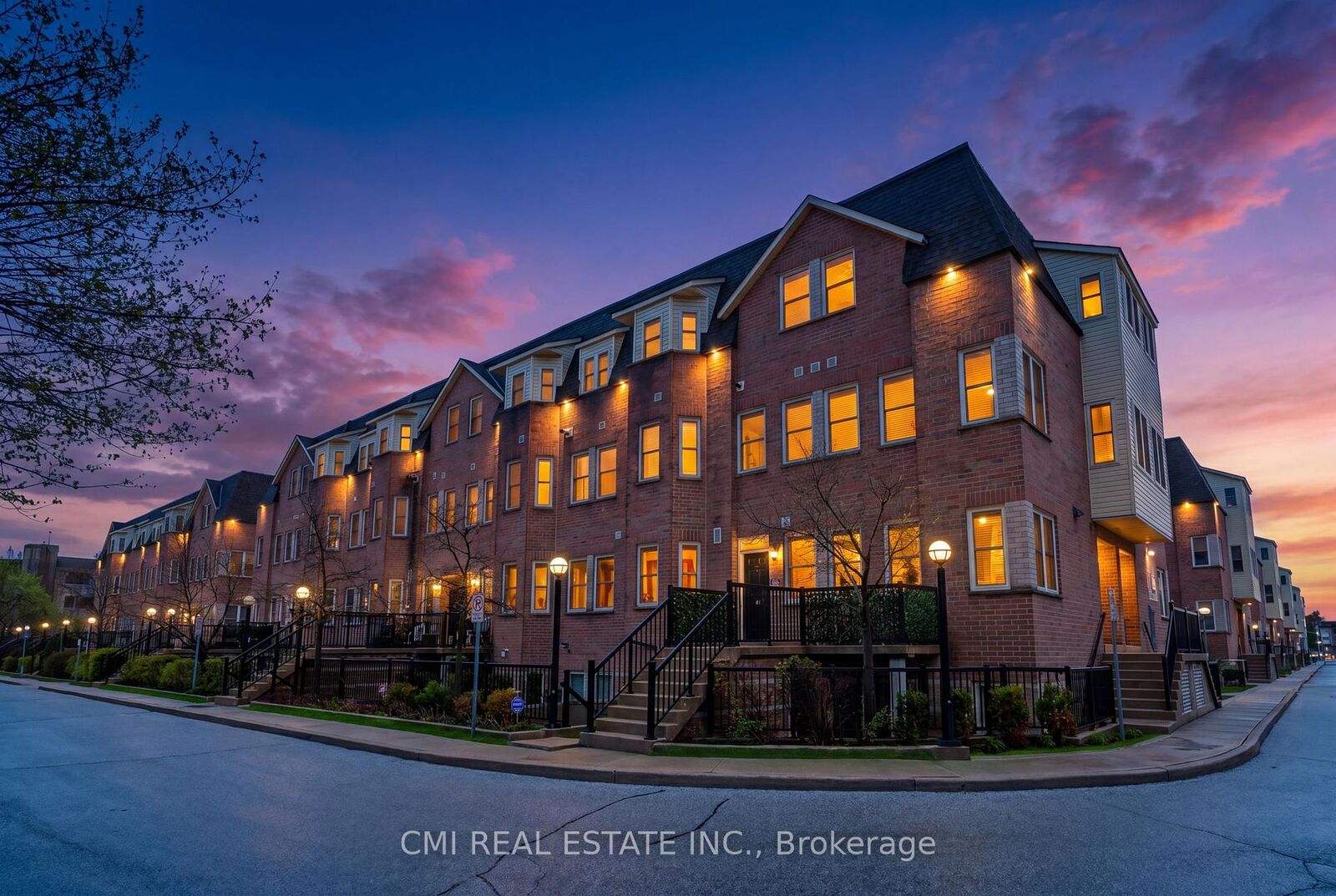 Property Photo: 760 Lawrence Avenue W 164 ON M6A 3E7