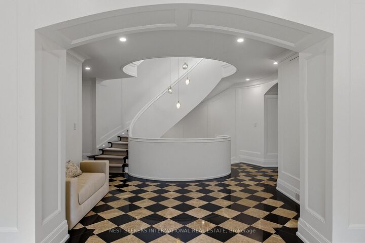 35 Kingswood Drive — photo 1