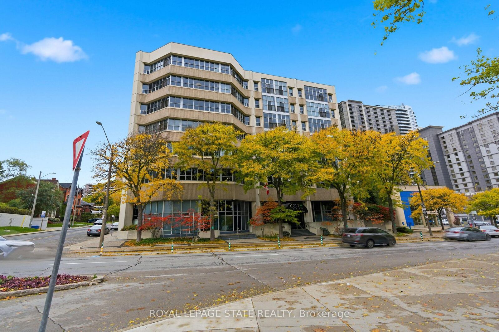 Property Photo: 66 Bay Street S Ph10 ON L8P 4Z6