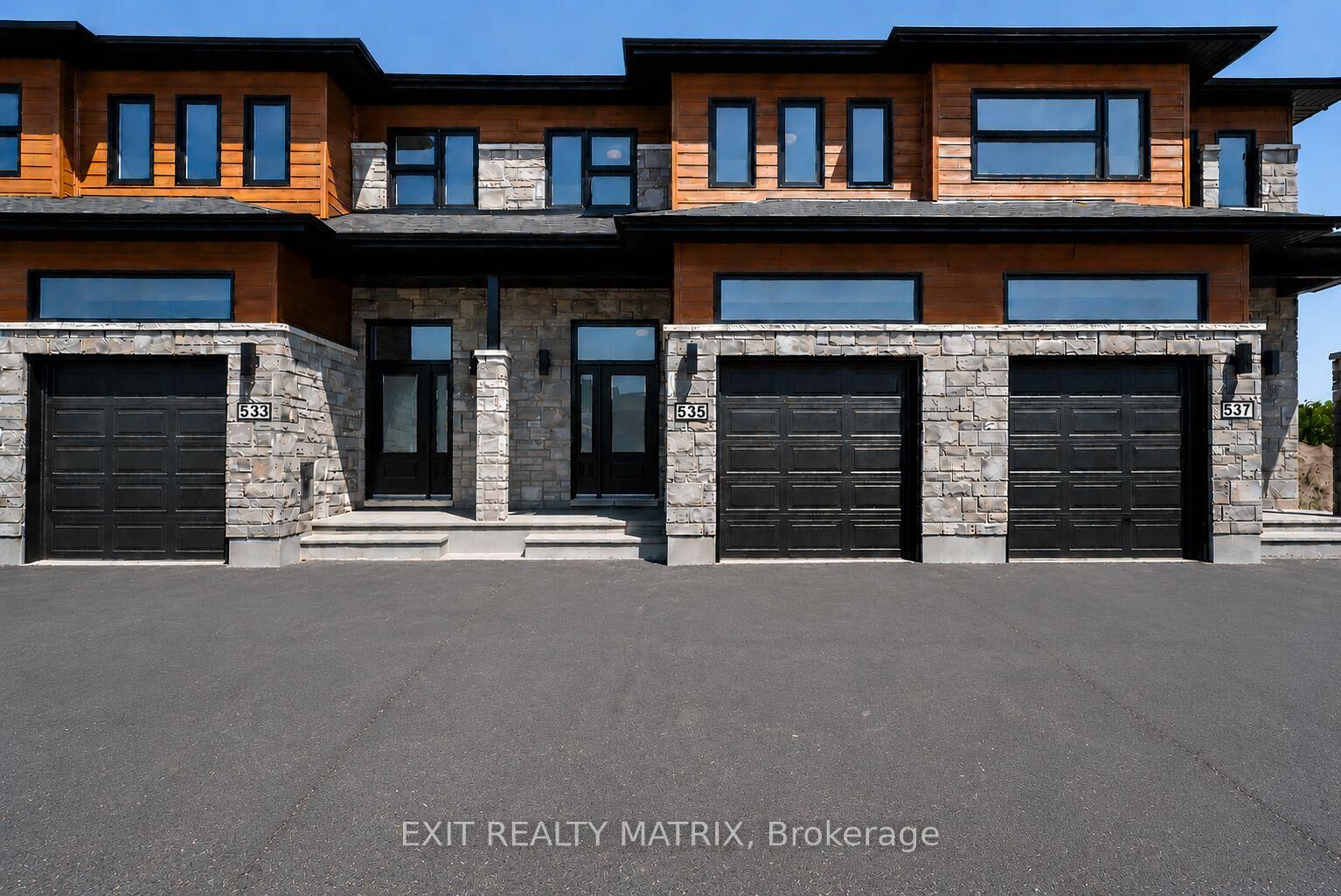 Property Photo: 535 Regina Street ON K0A 1W0
