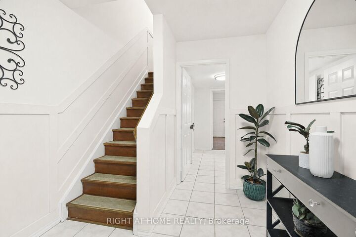 Property Photo: 216 Fleetwood Crescent ON L6T 2E6