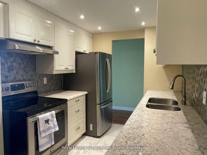 Property Photo: 2556 Argyle Road 805 ON L5B 2H6