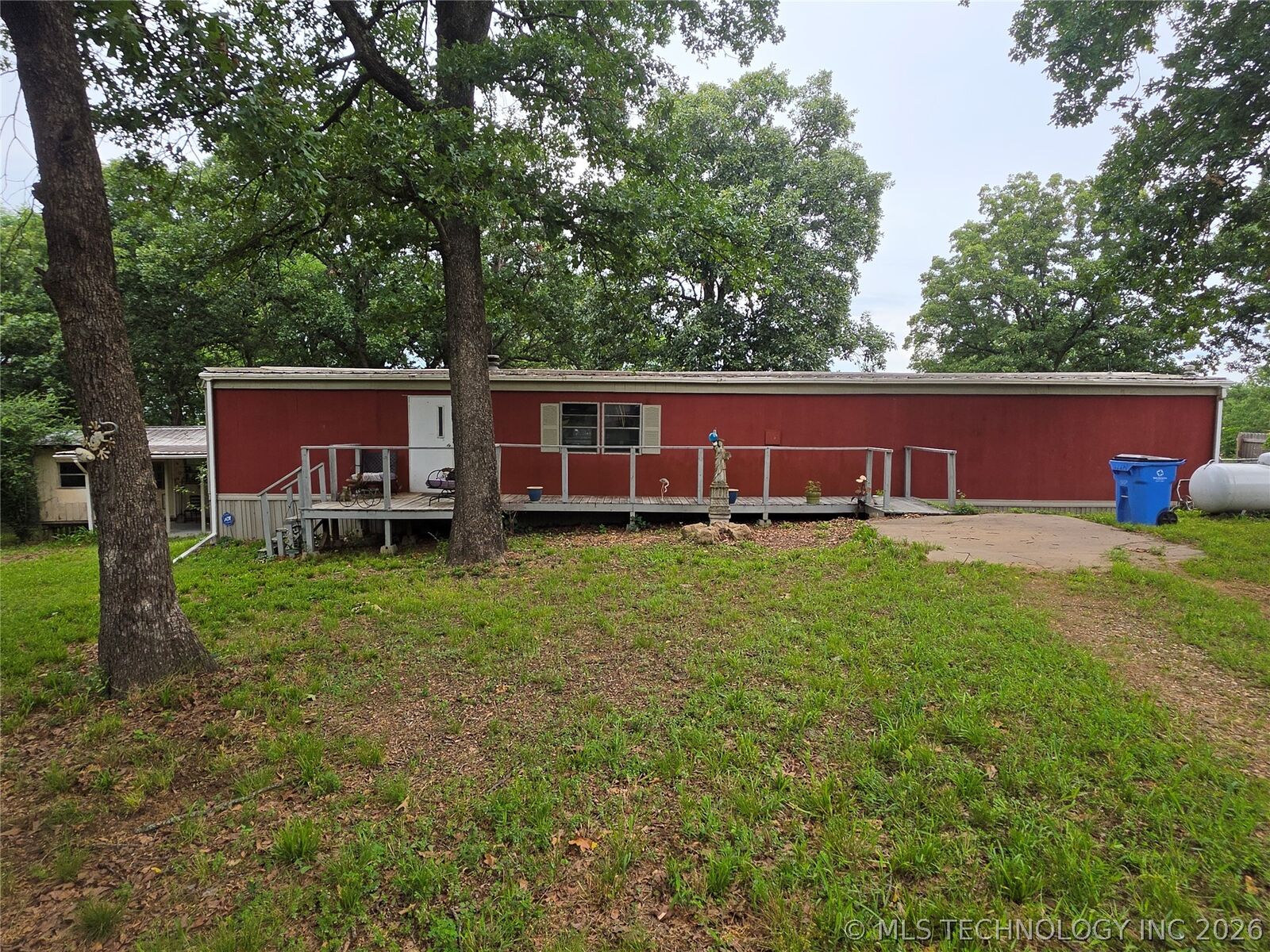 Property Photo: 416335 Lagoon Drive OK 74426