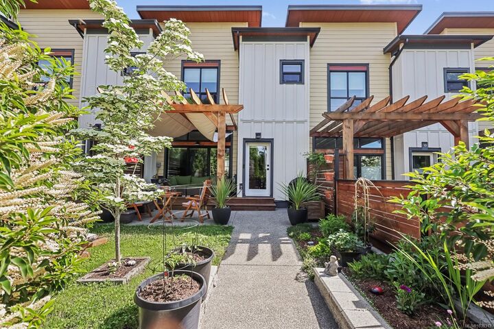 Property Photo:  356 14th St #9  BC V9N 1W2 