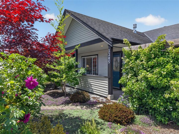 Property Photo: 3305 Ninth St BC V0R 1S0