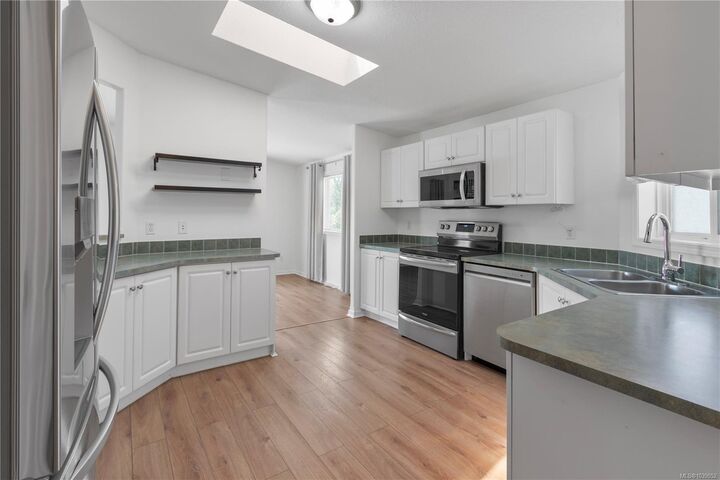 Property Photo: 356 Aspen Way #4 BC V9R 7A1