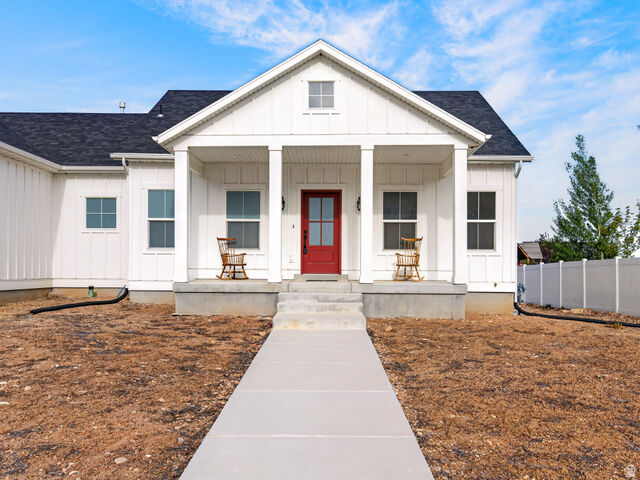 Property Photo:  1257 N 1350 E  UT 84664 
