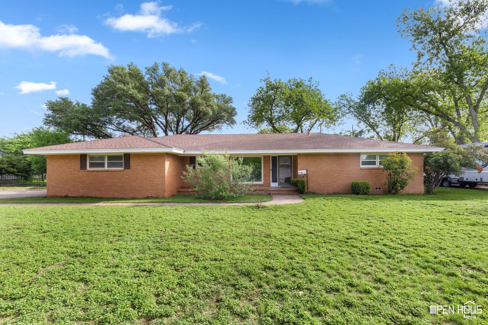 Property Photo:  723 Maple Street  TX 76354 