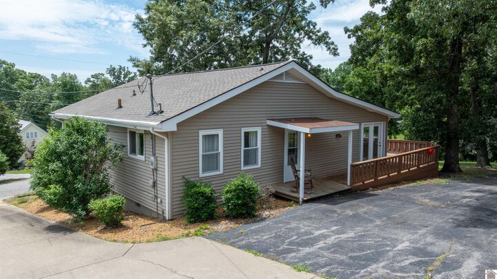 Property Photo: 183 Wilkshire Dr KY 42044
