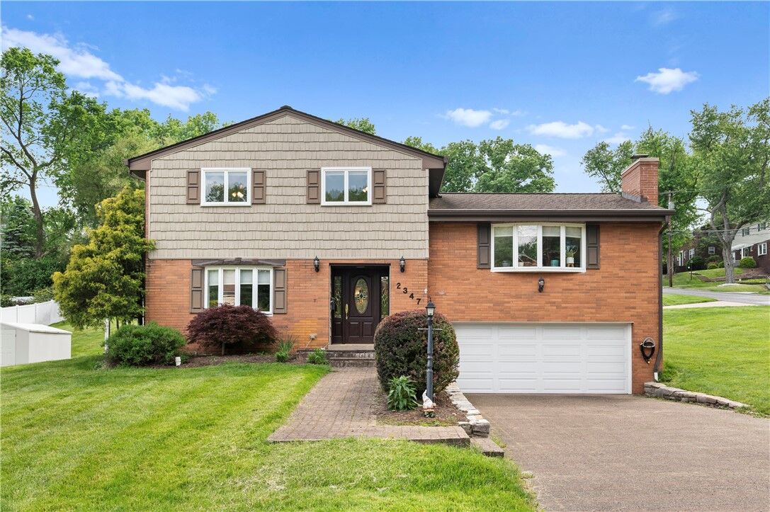 Property Photo:  2347 Casswell Drive  PA 15102 