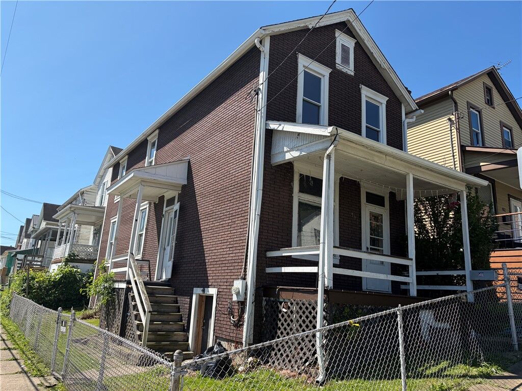 Property Photo:  501 8th St  PA 15022 