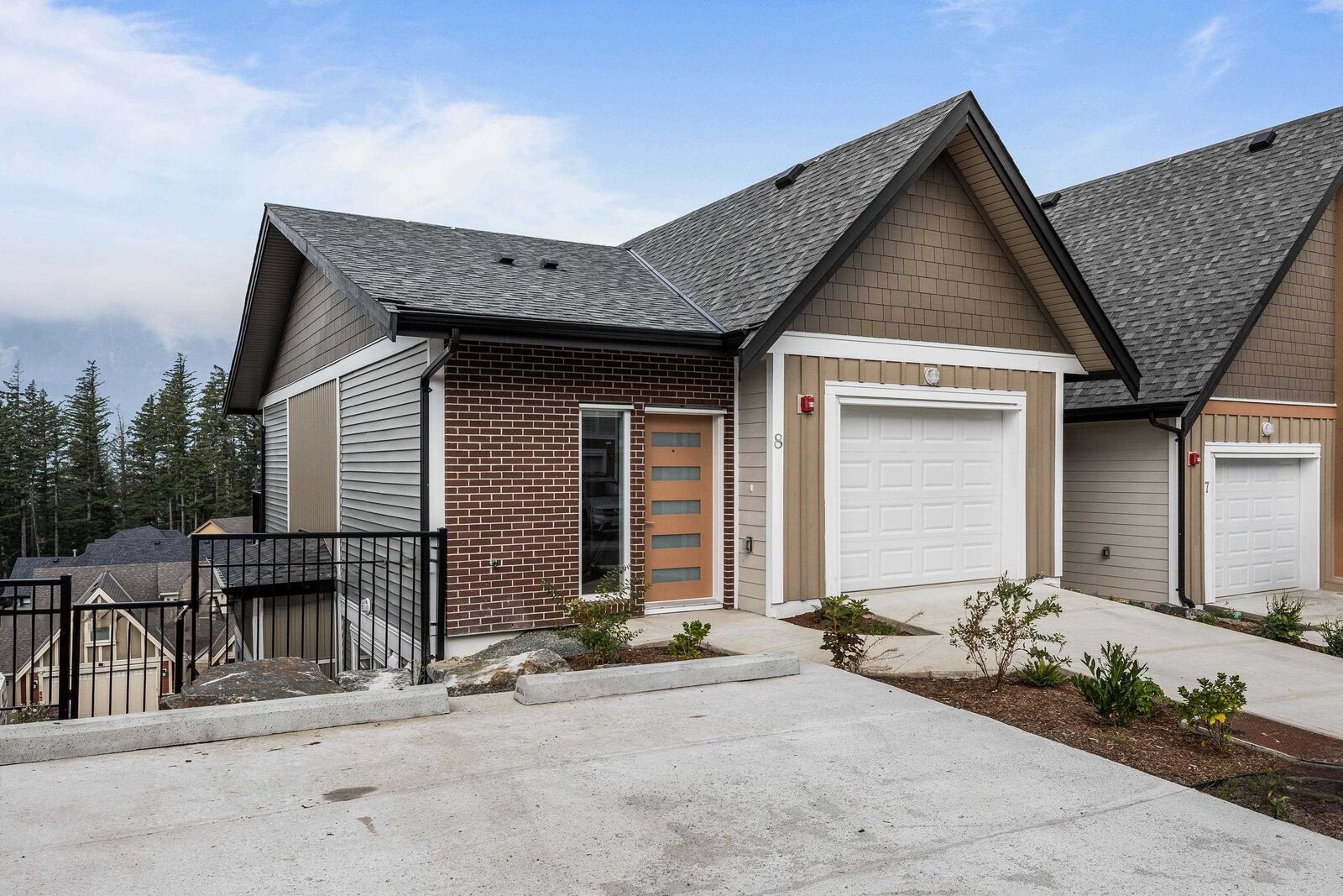 Property Photo:  1928 Woodside Boulevard 8  BC V0M 1A1 