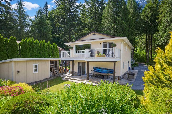 Property Photo: 120 Robertson Crescent BC V0X 1L4